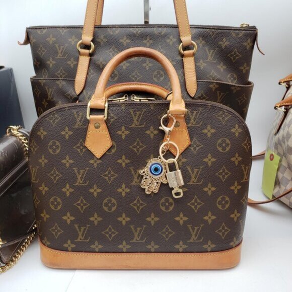 Authentic Louis Vuitton Lock & Key with unbranded Bagcharm, Keycharm, Keychain - Picture 8 of 8